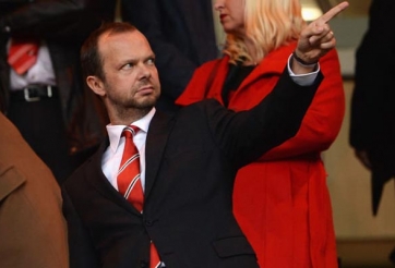 Phó chủ tịch MU rời nước Anh, chốt thương vụ cuối cùng