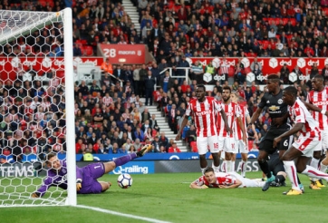 Chấm điểm Stoke 2-2 MU: Gã '0 đồng' rực sáng