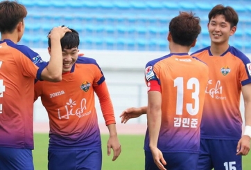 Xuân Trường trở lại, Gangwon cầm hòa Ansan Greeners