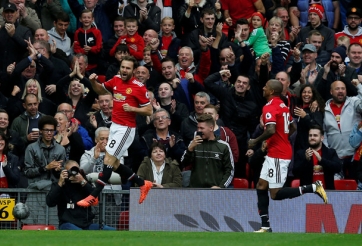 Hủy diệt Crystal Palace, MU tạm thời vươn lên ngôi đầu bảng