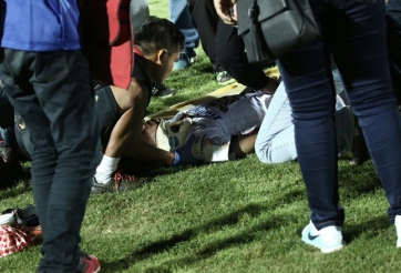 Cầu thủ U19 Indonesia nguy hiểm tính mạng vì loạn đả