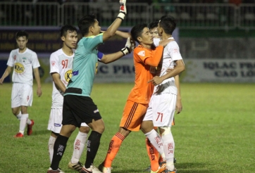 Cầu thủ HAGL hỗn với HLV Huỳnh Đức?