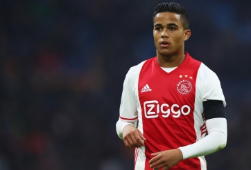 Justin Kluivert vượt mặt cha với cú hattrick ‘cực đỉnh’