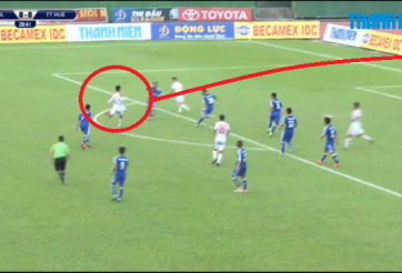 Phút ngẫu hứng của sao HAGL khiến BLV ngỡ ngàng hô ‘Vào rồi!