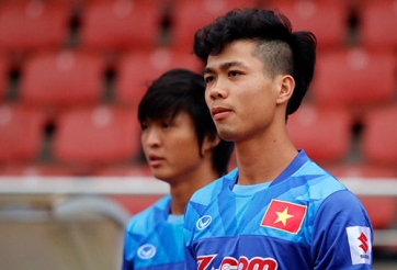 U23 Việt Nam đón 2 trợ lý Hàn Quốc, Công Phượng thận trọng