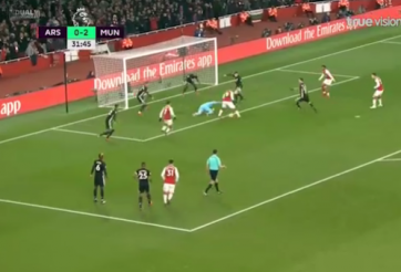 Tình huống bỏ lỡ khó tin của Lacazette và Xhaka