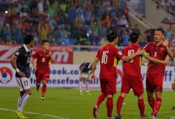 Tiền đạo Việt Nam lọt ĐHTB châu Á tháng 11/2017