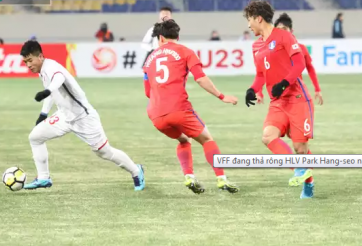 HLV Lê Thụy Hải bênh Đình Trọng, khen Công Phượng 'nức nở'