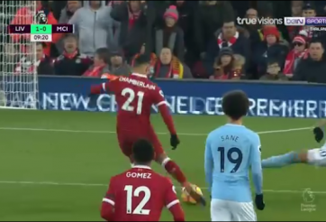 Liverpool dẫn trước nhờ khoảnh khắc của cầu thủ bất ngờ nhất