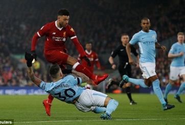 Liverpool kịch tính chấm dứt mạch bất bại của Man City