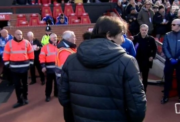 Báo Anh ca ngợi hành động của Mourinho khi giáp mặt Conte