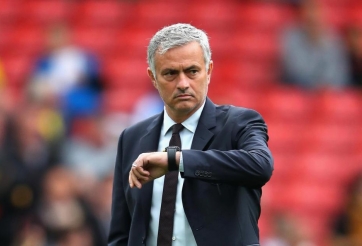 HLV Mourinho xác nhận ngôi sao đầu tiên chia tay MU