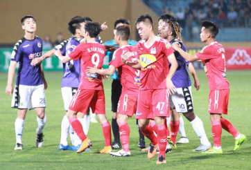 Bị sao HAGL triệt hạ, Duy Mạnh bức xúc lên tiếng