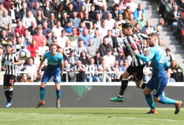 Newcastle lội ngược dòng ngoạn mục trước Arsenal
