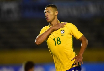 MU mua tiền đạo Brazil về cạnh tranh với Martial, Rashford