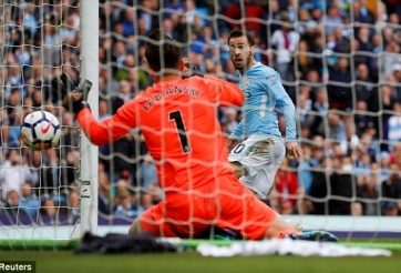 Mừng ngôi vương, Man City hủy diệt Swansea