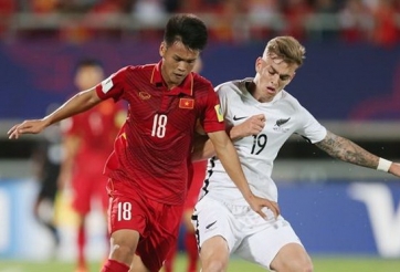 Cầu thủ U20 Việt Nam bị gẫy chân: Bác sĩ thừa nhận ‘bất lực’ tạm thời