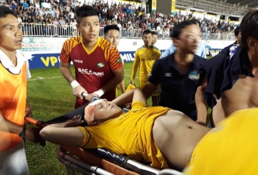 VFF chính thức ra tay vụ xe cứu thương HAGL 'bỏ rơi' cầu thủ