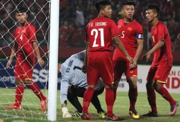 Thua U16 Indonesia, HLV Vũ Hồng Việt tố đối thủ xấu chơi