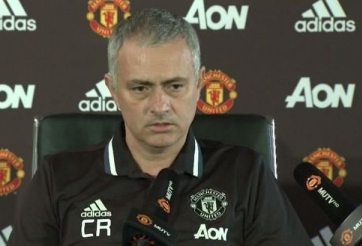 Họp báo vỏn vẹn 3 phút, ngày rời MU của HLV Mourinho tới gần