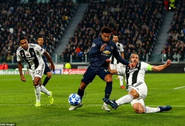 Bảng xếp hạng Cúp C1 hôm nay: Các đại diện Anh bay cao