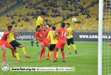 Nhà Á quân AFF Cup 2018 thua sốc trên sân nhà