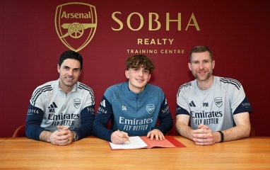 CHÍNH THỨC: Arsenal giữ chân thần đồng trước ngày cuối chuyển nhượng