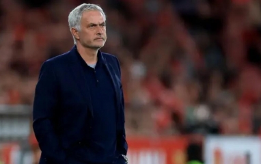 Mourinho tận dụng 'kẽ hở' UEFA trước đại chiến Real Madrid