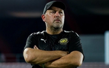 HLV Malaysia ráo riết tìm 'viện binh' trước trận quyết đấu Việt Nam