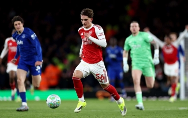 Thần đồng Arsenal lập kỷ lục không tưởng tại Ngoại hạng Anh