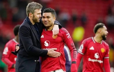 MU quyết tâm tìm người thay thế Michael Carrick