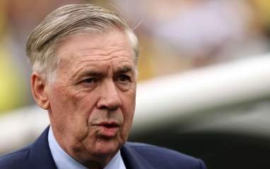 HLV Carlo Ancelotti báo tin không vui đến Barca