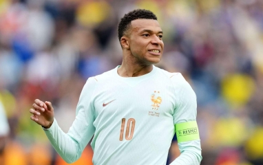 'Mbappe là tiền đạo vĩ đại nhất lịch sử tuyển Pháp'