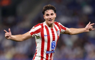 Arsenal và Barca gặp khó khi theo đuổi nhà vô địch World Cup