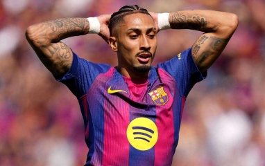 Raphinha chấn thương, Barca bất mãn với FIFA