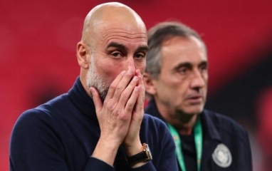 HLV Pep Guardiola nói thẳng về cuộc đua vô địch với Arsenal
