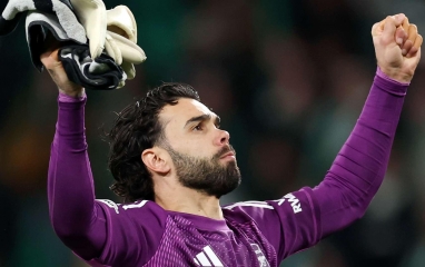 Thắng tứ kết, sao Arsenal được khen hay nhất thế giới