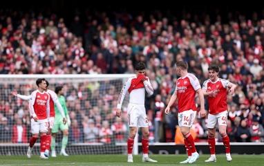 Thua trên sân nhà, Arsenal nguy cơ mất chức vô địch Ngoại hạng Anh