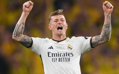 NÓNG: Toni Kroos tái xuất đội bóng vĩ đại nhất châu Âu