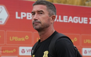 HLV Úc chỉ ra cầu thủ hay nhất trận, không phải Hoàng Hên