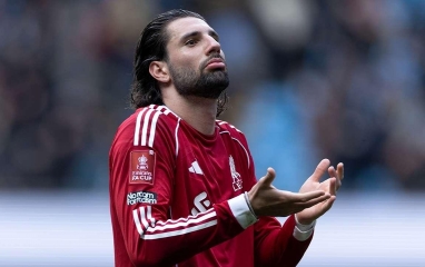 Sao Liverpool gây lo lắng với phát biểu về hợp đồng