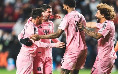 'Cận vệ' và bạn thân tỏa sáng thay phần của Messi