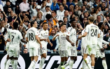 Real Madrid nhận cú sốc lớn trong cuộc đua vô địch với Barca
