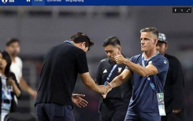 Báo Hàn: 'HLV Kim Sang Sik nhận sự tôn trọng từ HLV từng dự World Cup'