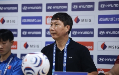 Trực tiếp HLV Kim Sang Sik họp báo trước chung kết AFF Cup 2026 gặp Thái Lan