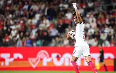 Ferran Torres lập cú đúp ngày ra mắt, PSG thoát hiểm ngoạn mục