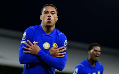 Bom tấn 117 triệu Euro của Chelsea đi vào lịch sử ngay trận đầu tiên