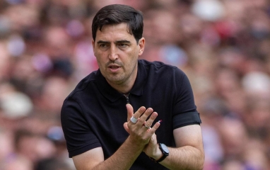 HLV Liverpool gửi thông điệp thép tới cầu thủ trước ngày ra mắt Anfield