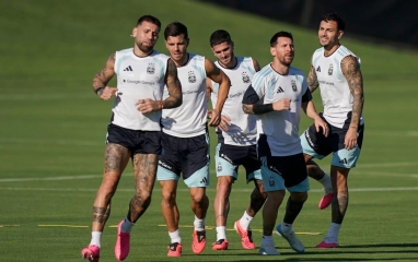Sau Messi, hàng loạt công thần Argentina cân nhắc rời đội tuyển