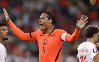 Van Dijk ra quyết định quan trọng về tương lai ở tuyển Hà Lan